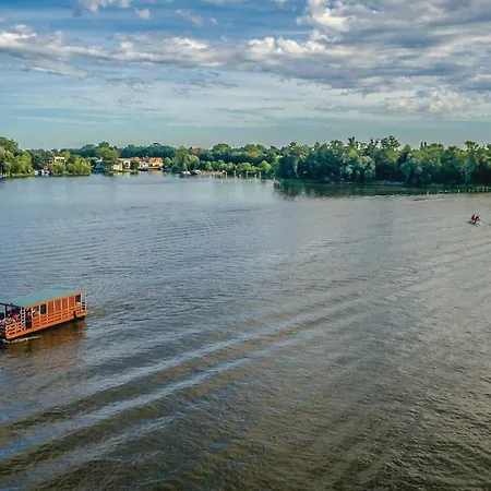 Amazing Ship/boat In Havelsee Ot W/ 2 Bedrooms 보트호텔 Kutzkow